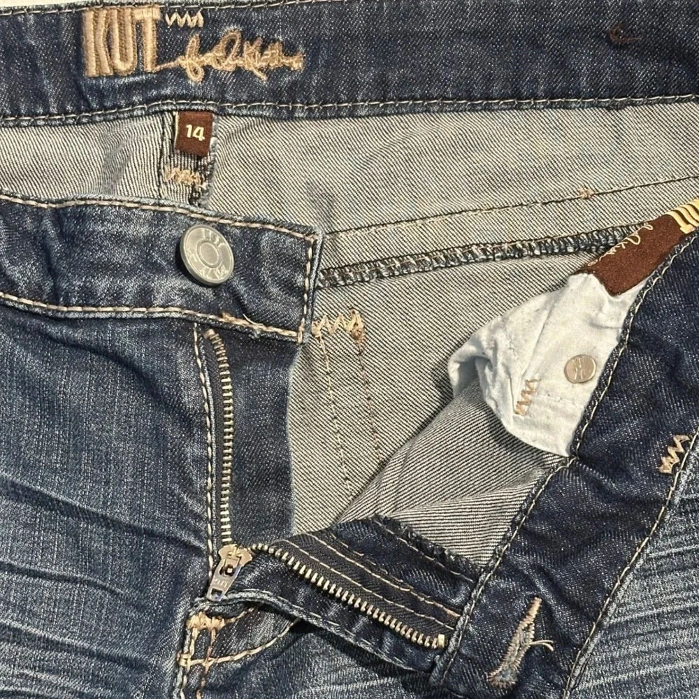 KUT from the Kloth Women's Size 14 Straight Leg Jeans Blue Medium Wash Whiskered